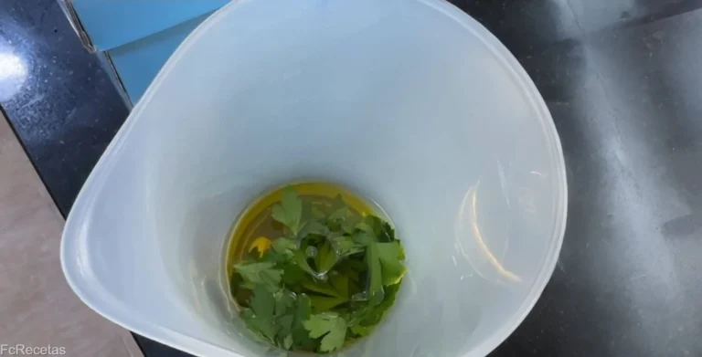 majado de ajo, perejil y aceite de oliva