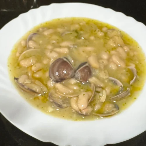 fabes con almejas, receta tradicional