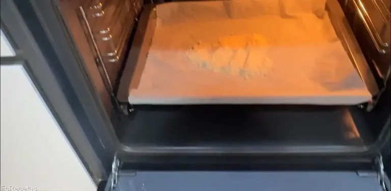 torrant la farina d'ametlla al forn